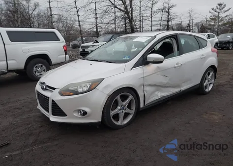 2013 Ford Focus Titanium z USA, uszkodzony, nr VIN 1FADP3N23DL186393
